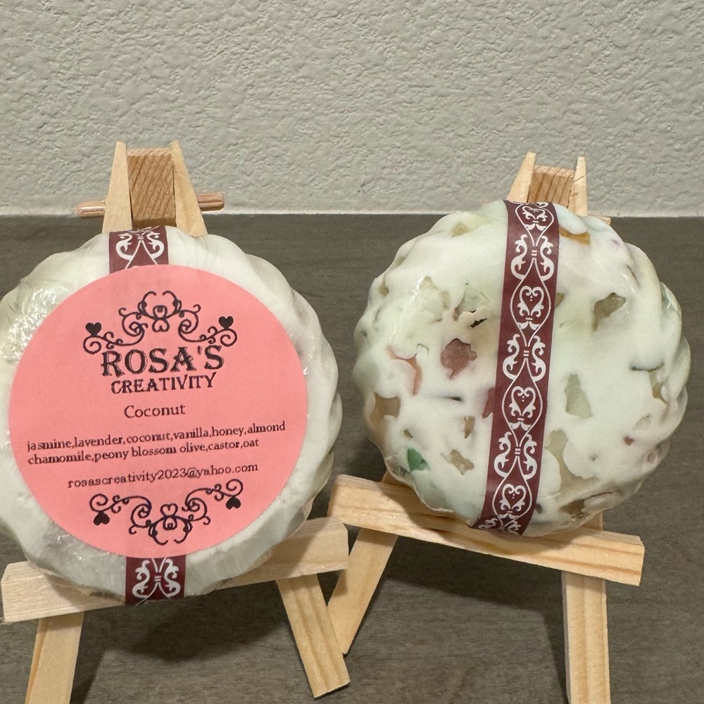 R18 set 4 homemade 
chamomile, coconut, honey,cinnamon,vanilla